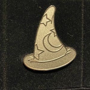 Silver sorcerer’s hat - Vintage Disney Trading Pin